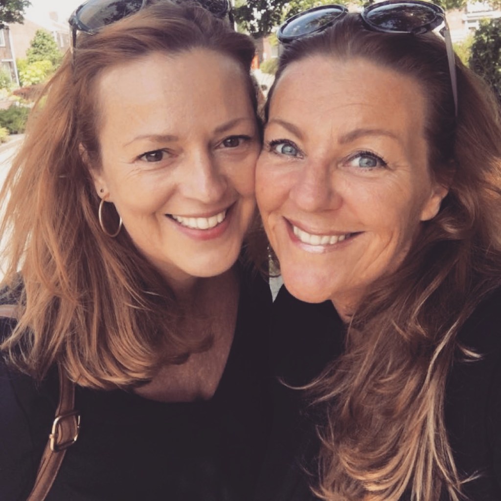 Kim en Wendy, de twee zussen, las dos hermanas