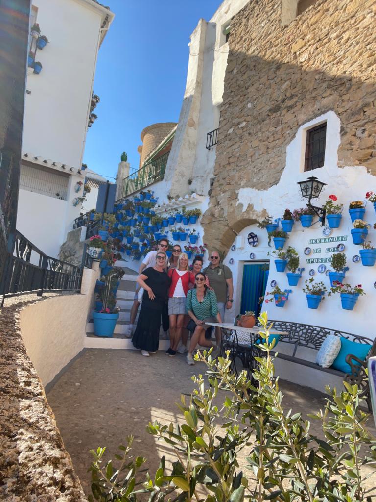 Kim_en_Wendy, Margriet, Spaanse taalreis, Iznajar, Olga, dochters, taal_en_cultuur_reis, Las_dos_hermanas, Andalusië, Andalusie, Malaga, Málaga, Kim, Wendy, Spaanse_cursus, Spaans_leren_in_Spanje, Mundo_hispanico, Mundohispanico, Cursus_Spaans,