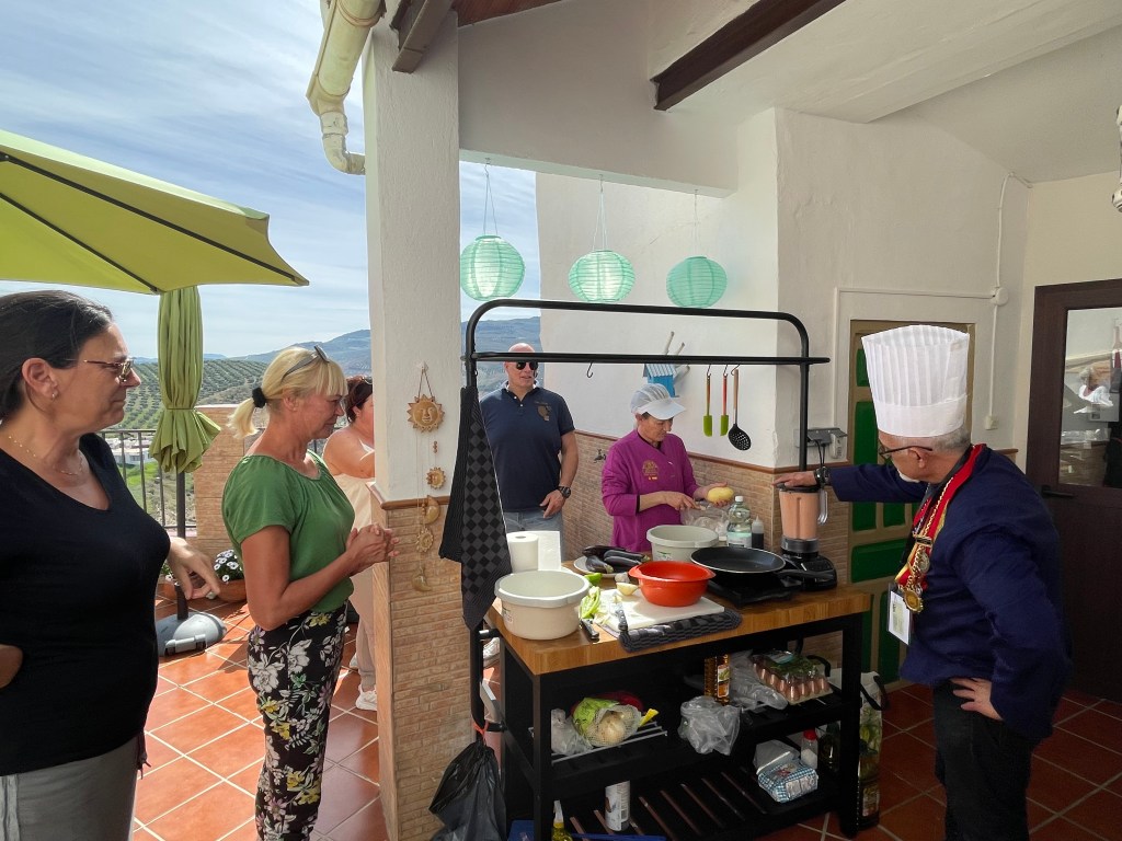 Kim_en_Wendy, Margriet, Spaanse taalreis, Iznajar, Olga, dochters, taal_en_cultuur_reis, Las_dos_hermanas, Andalusië, Andalusie, Malaga, Málaga, Kim, Wendy, Spaanse_cursus, Spaans_leren_in_Spanje, Mundo_hispanico, Mundohispanico, Cursus_Spaans,