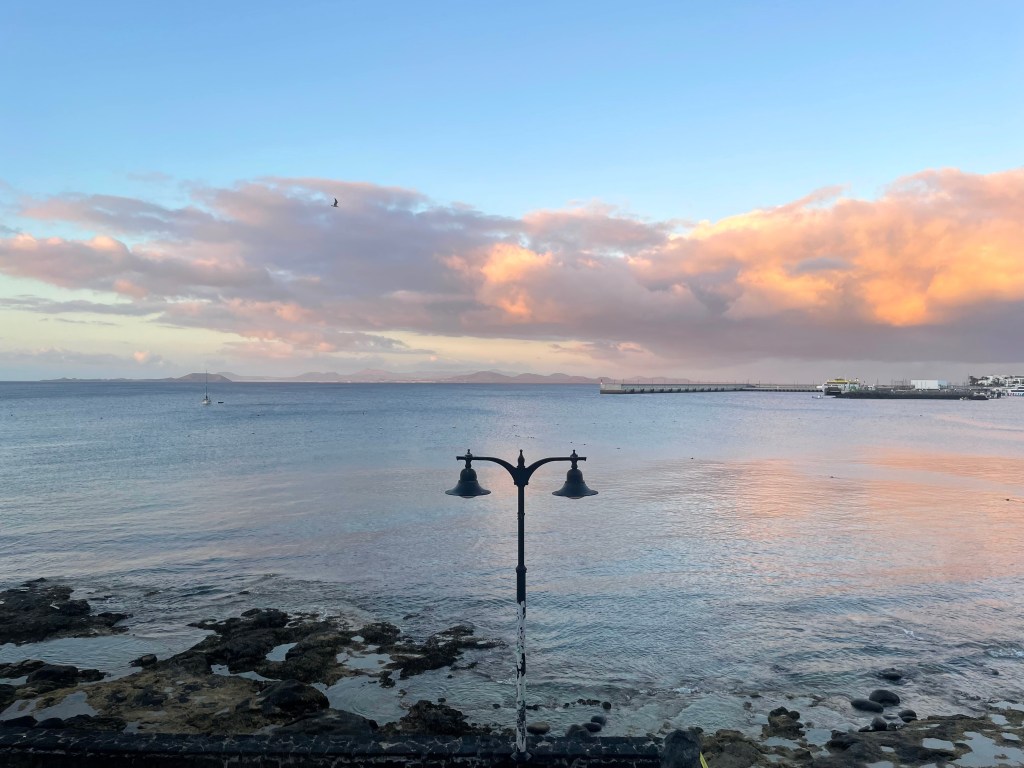 Kim_en_Wendy, Cursus Spaans, Spaanse taalreis, Lanzarote, Olga, dochters, taal_en_cultuur_reis, Las_dos_hermanas, Canarische_Eilanden, Kim, Wendy, Spaanse_cursus, Spaans_leren_in_Spanje, Cursus_Spaans,